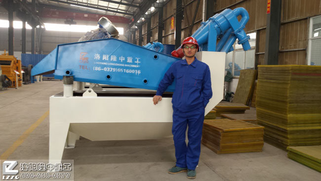 細(xì)砂回收機(jī)生產(chǎn)車間 細(xì)砂回收機(jī)生產(chǎn)車間